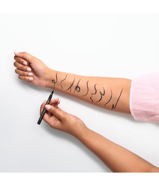 essence Tiny Tip Liner Eyeliner 1.1 ml 4059729287298 visual-shot_de
