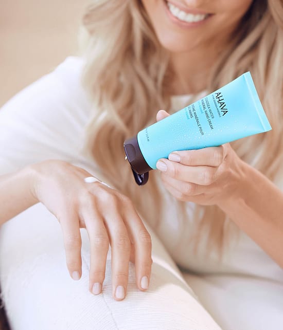 AHAVA Deadsea Water Handcreme 100 ml 697045153701 visual-shot_de
