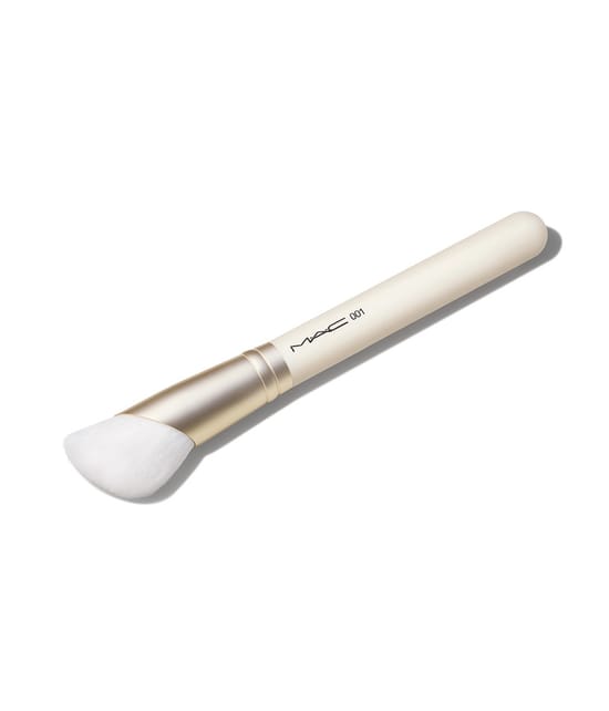 MAC Hyper Real Foundationpinsel 1 Stk 773602657520 visual2-shot_de