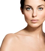 Max Factor False Lashes Effect Mascara zaubert Ihnen voluminöse Wimpern.