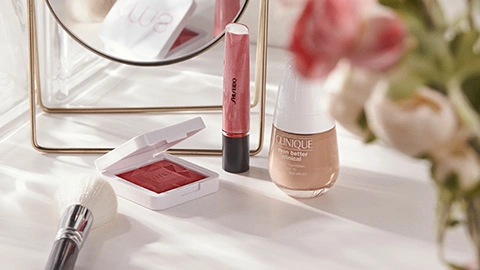 Natürliches Braut-Make-up - Tipps & Tricks Frau mit natürlichem Make-up