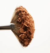 Puder-Make-up für helle Haut