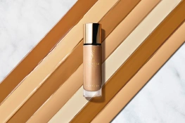Ein perfekter Teint dank der Yves Saint Laurent Le Teint Touche Éclat Foundation