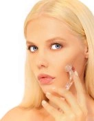 Model mit Walberg Beautyroller Model mit Walberg Beautyroller