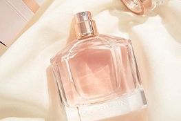 Elegantes Parfum von Guerlain' title='Ein zeitloser Duft: Mon Guerlain