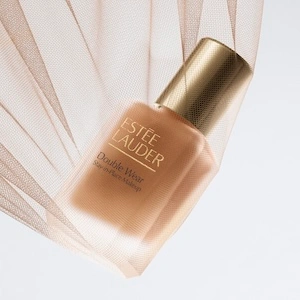 Estée Lauder Double Wear Foundation Produkt und Textur