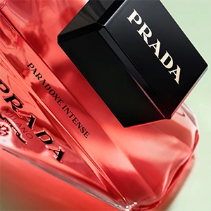 Prada Paradoxe Intense Eau de Parfum bei flaconi Prada Paradoxe Intense Eau de Parfum Flakon