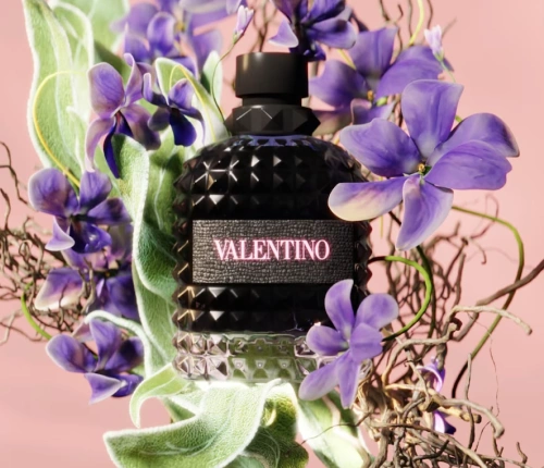 Valentino Uomo Born in Roma Intense Herrenduft Flakon 