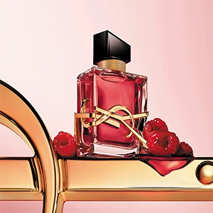 YSL Libre Berry Crush Flakon und Himbeeren