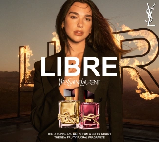 Dua Lipa mit Libre Parfums Flakons