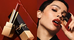 Frau und Yves Saint Laurent Lippen Make-up